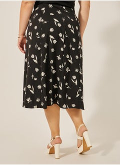 Styli Plus Size Floral Print A-Line Midi Skirt  - Image 4