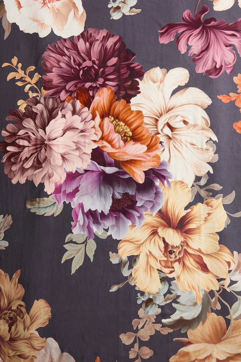 H&M Patterned tablecloth