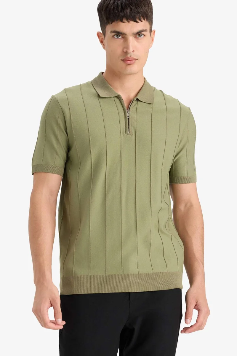 ديفاكتو Standard Fit Zippered Polo Neck Knit Short Sleeve T-Shirt