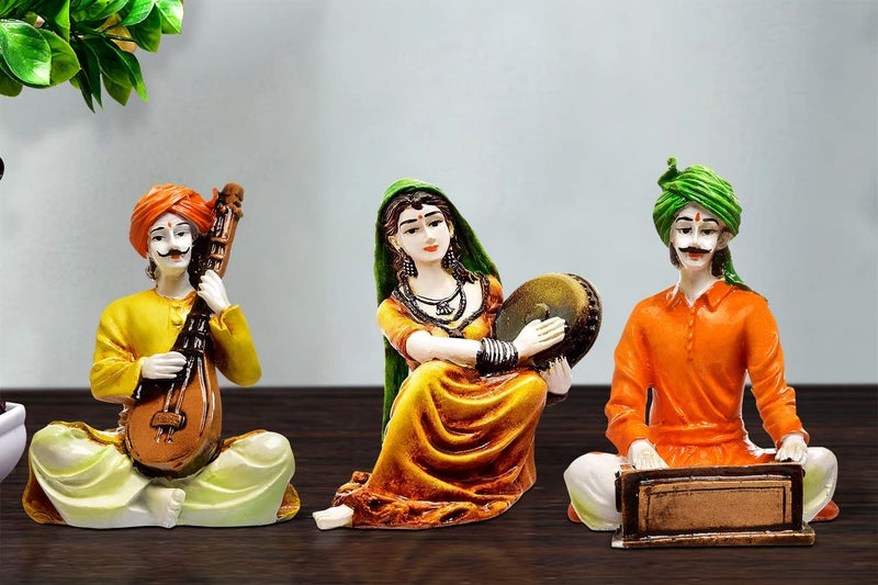 Karigaari India Polyresine Set of 3 Rajasthani Men & Women Playing Different Instruments - Image 1