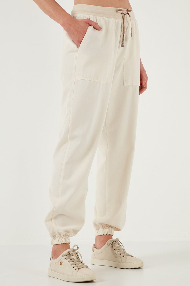 Lela بنطال رياضي بخصر مرتفع وقصة عادية للسيدات 668YP5039  - Image 4