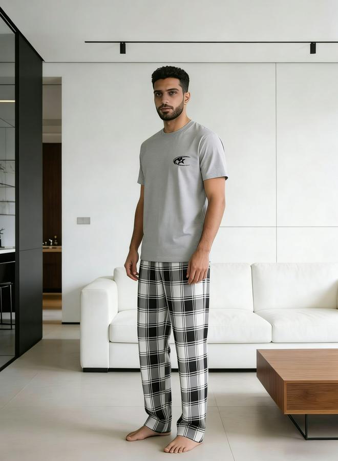 تايك تو مجموعة من بنطال كاروهات وتيشيرت بياقة دائرية مطبوع للرجال - Image 2