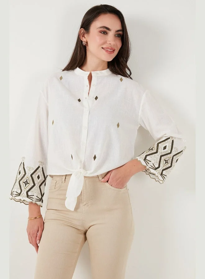 ليلا قميص نسائي بياقة قاضي وخصر مربوط مطرز بالقطن من ليلا