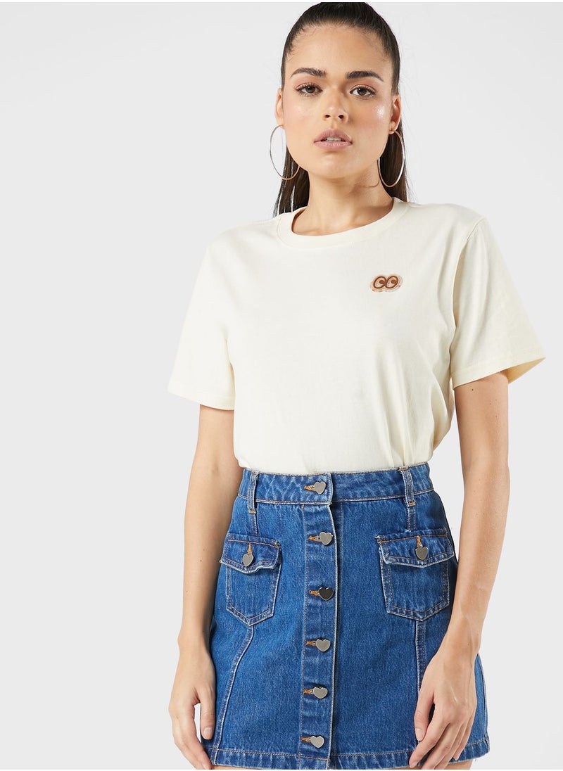Mini Cream - Embro Badge T-Shirt - Image 1