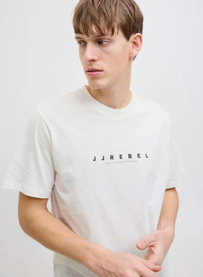 JJ Rebel JREBROCKY LOGO TEE SS CREW NECK