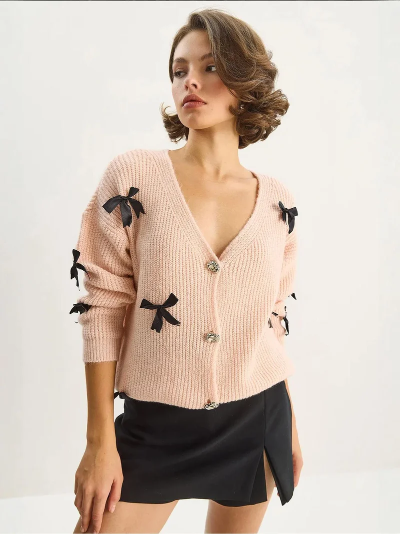 بيانكو لوتشي كارديجان لوتشي واسع بتفاصيل فيونكة