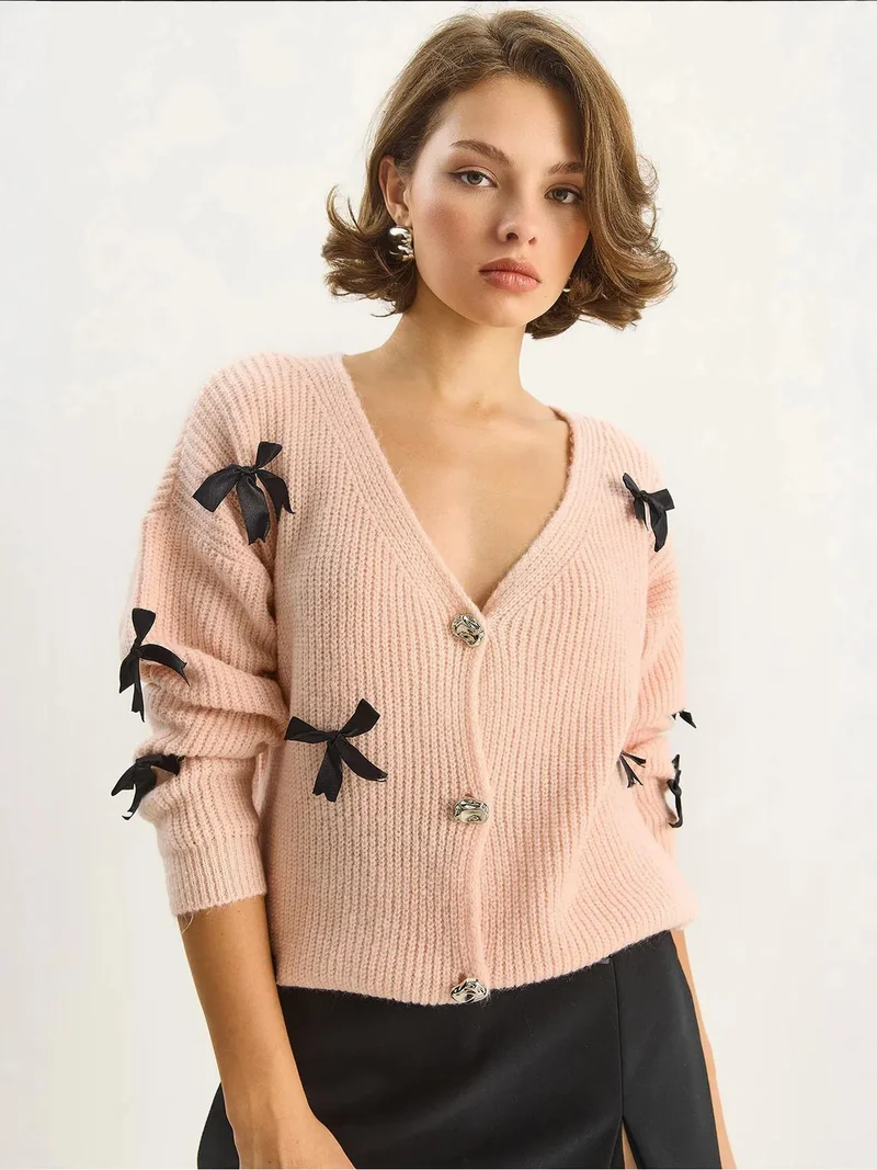 بيانكو لوتشي كارديجان لوتشي واسع بتفاصيل فيونكة