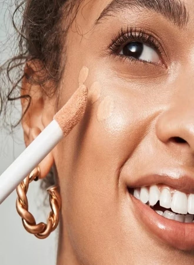 إلف معزز البشرة هالو جلو السائل من إي.إل.إف - درجة ٤ متوسطة، ٣١.٥ مل | مكياج سائل مُضيء لبشرة مشرقة وناعمة | غني بحمض الهيالورونيك | مرطب، نباتي، وخالي من القسوة - Image 2