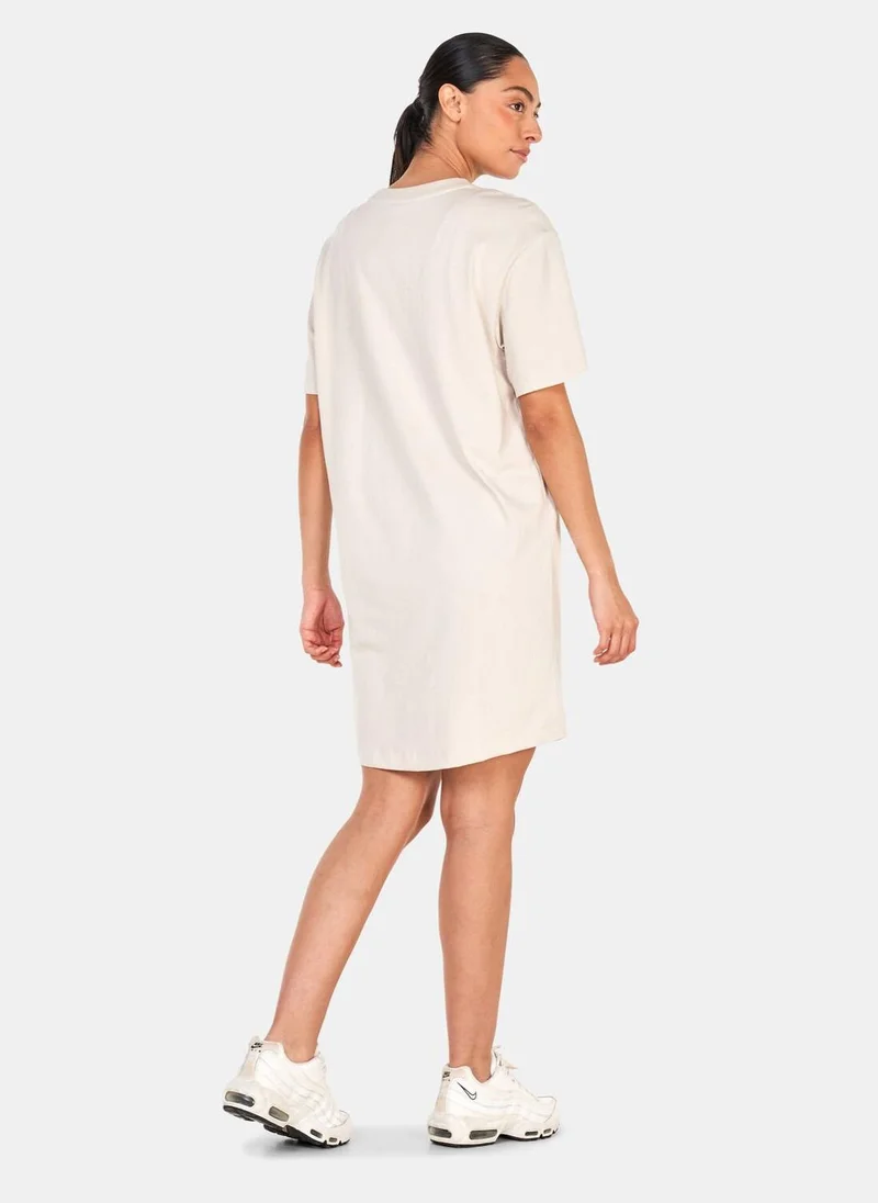 نايكي Women's Sportswear Chill Oversized T-Shirt Dress