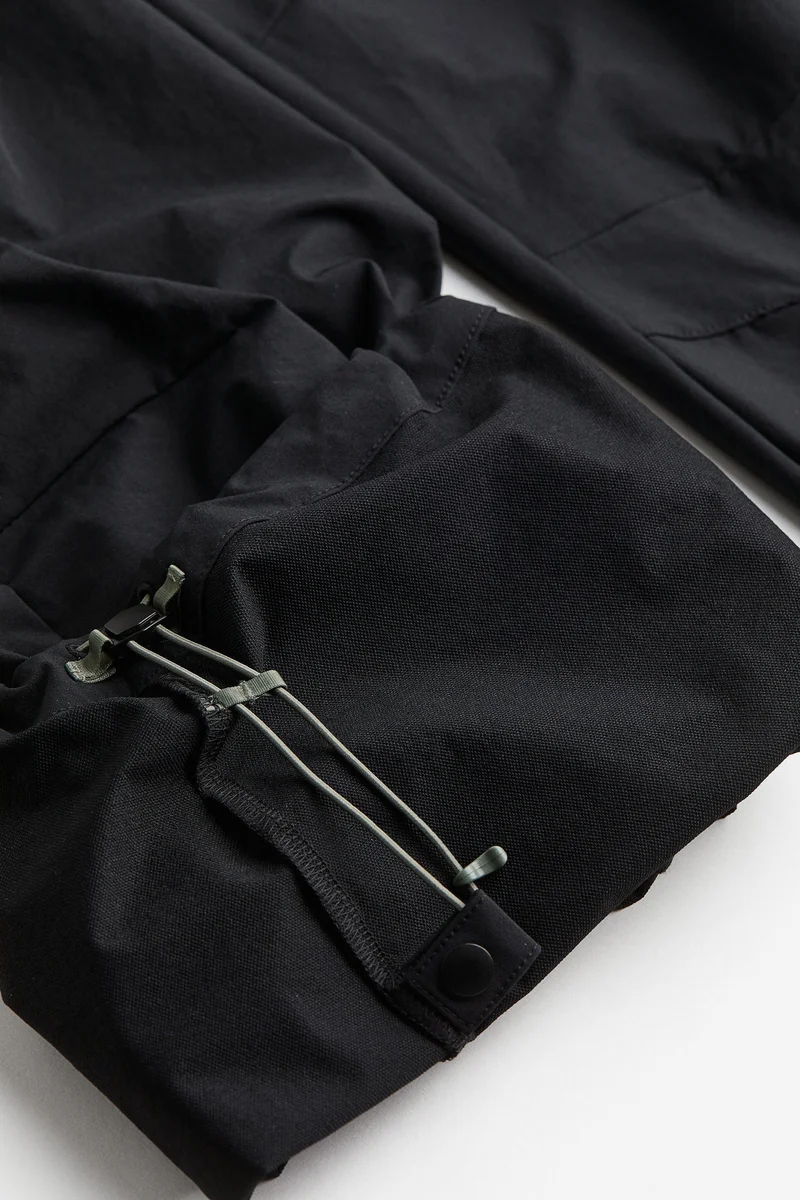 اتش اند ام بنطلون باراشوت للأنشطة الخارجية