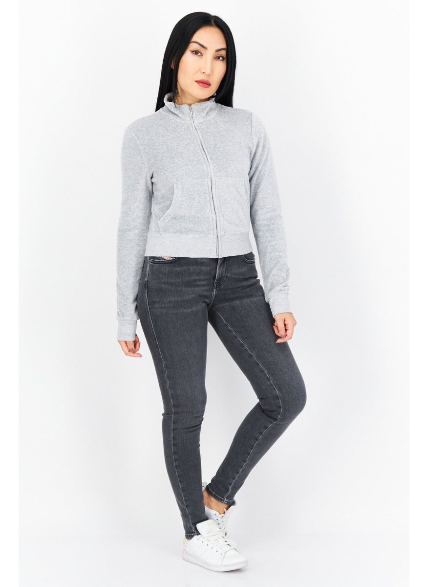 Juicy Couture - بلوزة نسائية ذات ياقة مرتفعة بأكمام طويلة، رمادي مائل إلى الأزرق - Image 1