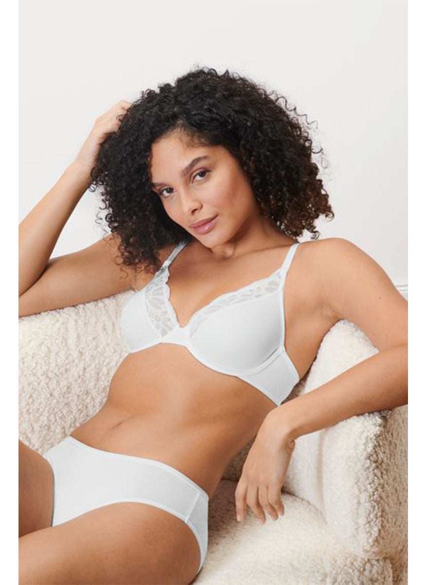 Women Non Padded Textured Bra, White - pzsku/Z32B0CE981B76D1C82B3AZ/45/_/1737641674/2eaae73a-015e-40ba-9fa3-9e74216ba2db