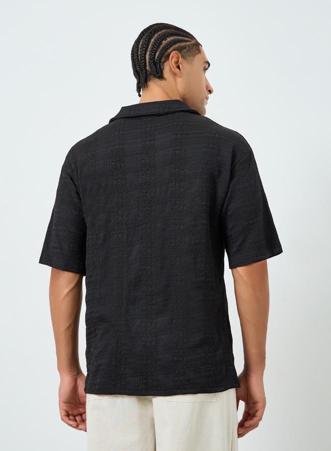 ستايلي بولو منسوج بقصة مريحة وياقة مفتوحة - Image 4