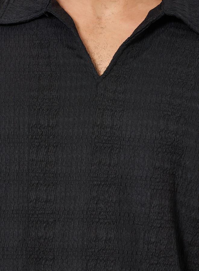 ستايلي بولو منسوج بقصة مريحة وياقة مفتوحة - Image 3