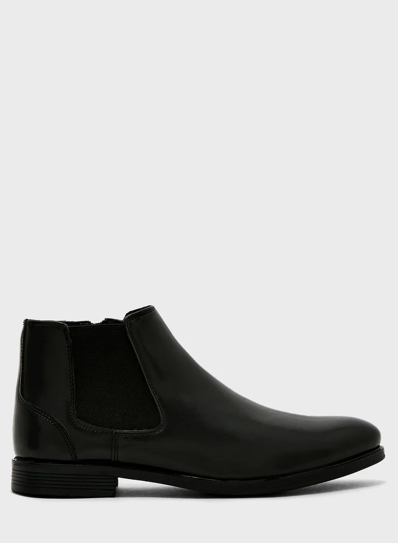 Robert Wood Classic Zipper Chelsea Boots