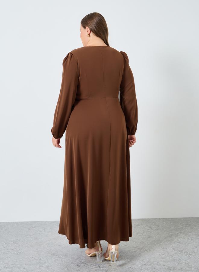 Styli Plus Size Brown Maxi Dress with V Neck - Image 5