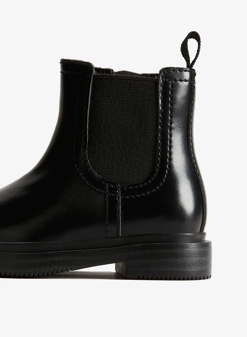 اتش اند ام حذاء تشيلسي