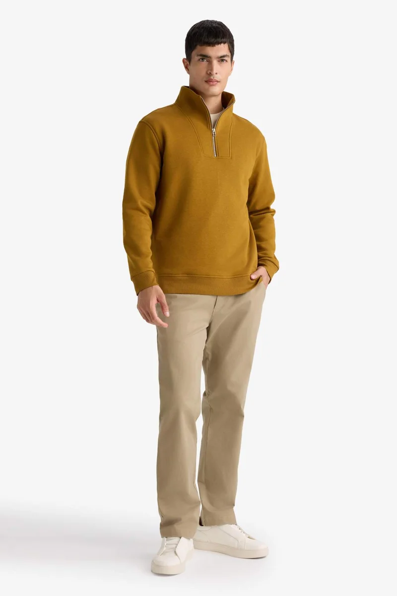 ديفاكتو Regular Fit Half Turtleneck Zip-Up Sweatshirt