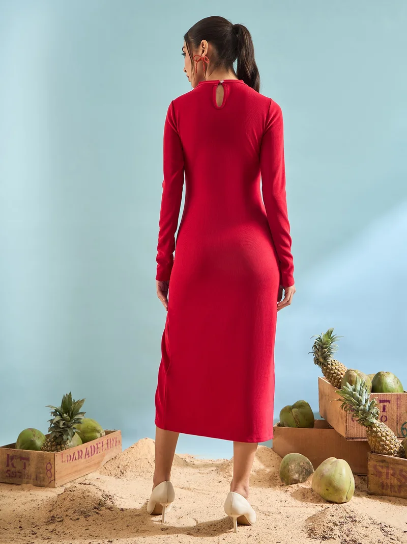 بانيت فستان ميدي مضلّع لتقسيم الجسم (Bodycon) بتصميم فتحات (Cut-Out) - أحمر