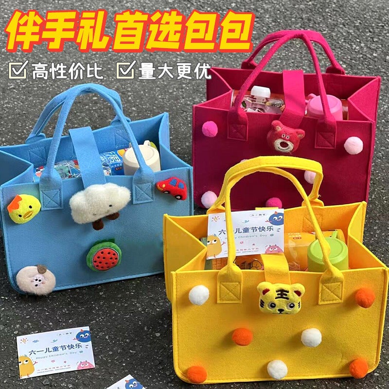 New Cartoon Handbag Felt Bag Accompanying Gift Mummy Bag Baby Hundred Days Banquet Gift Handbag Large Capacity Red - Image 2
