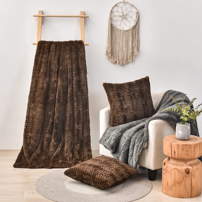 YUSOKI Luxury Faux Fur Throw Blanket(Without Pillows) 2 Layers,3lb,All Ages,Home Decoration, (Brown,50" x 63") - Image 4