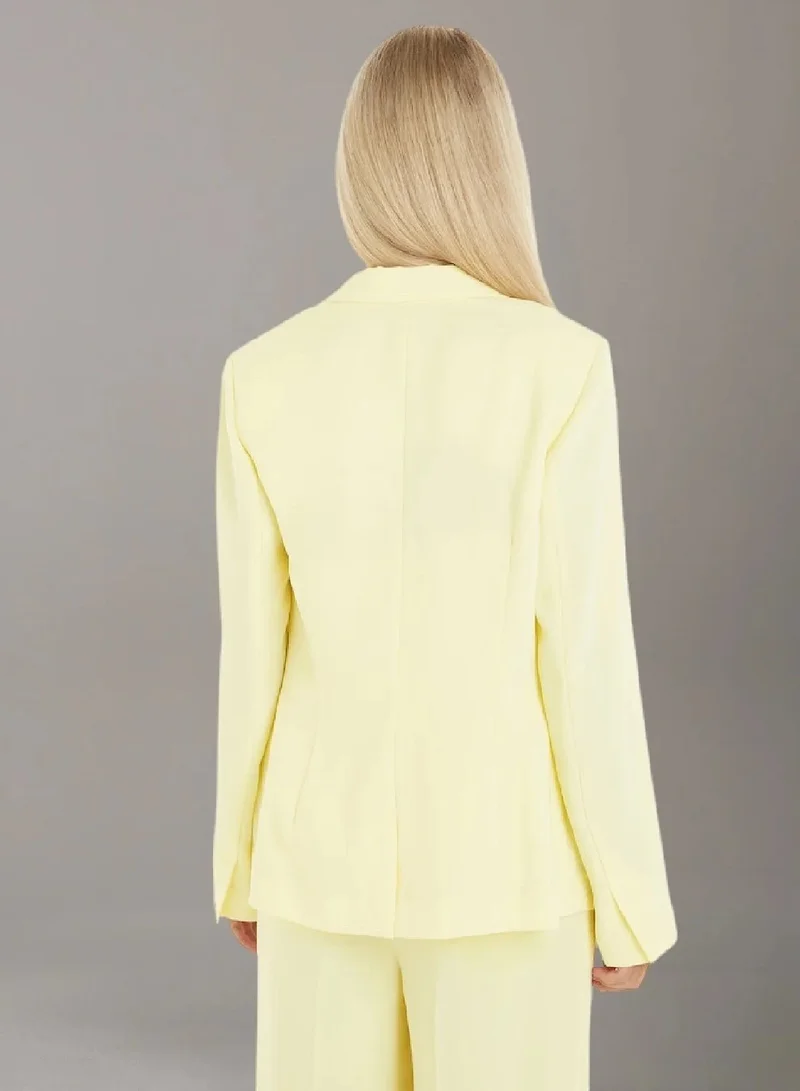 كالفن كلاين بليزر من نسيج التويل بقصة سليم