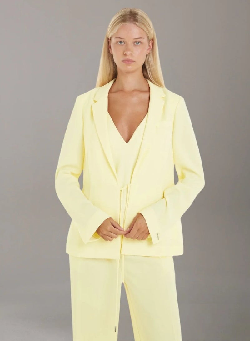 كالفن كلاين بليزر من نسيج التويل بقصة سليم - Image 1