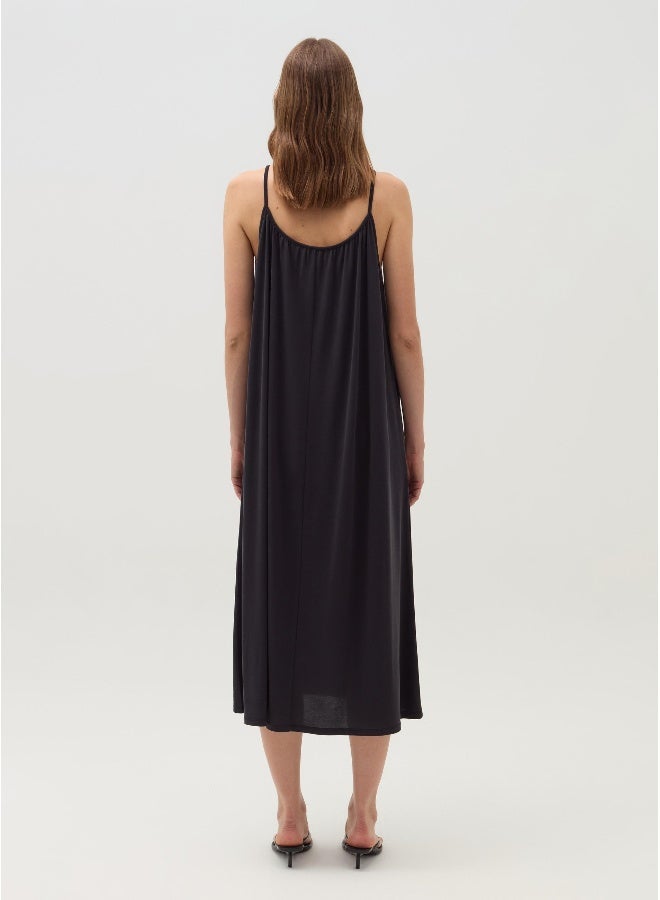 او في اس فستان أسود بلا أكمام متوسط الطول - Image 3