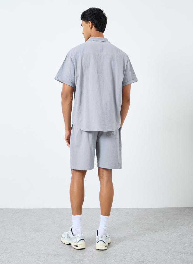ستايلي طقم قميص وشورت رجالي بقصة عادية من ستايلي - Image 4