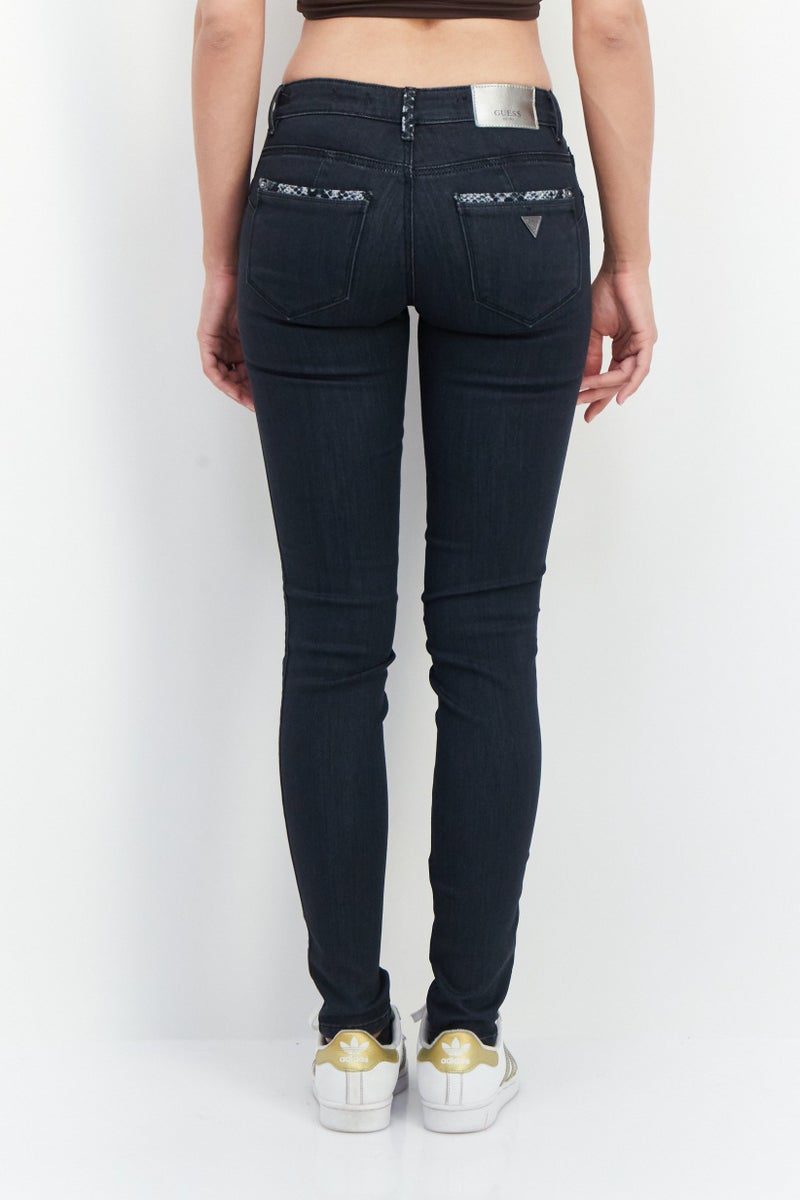 GUESS جينز دنيم ضيق للنساء، أسود ليلي - Image 4
