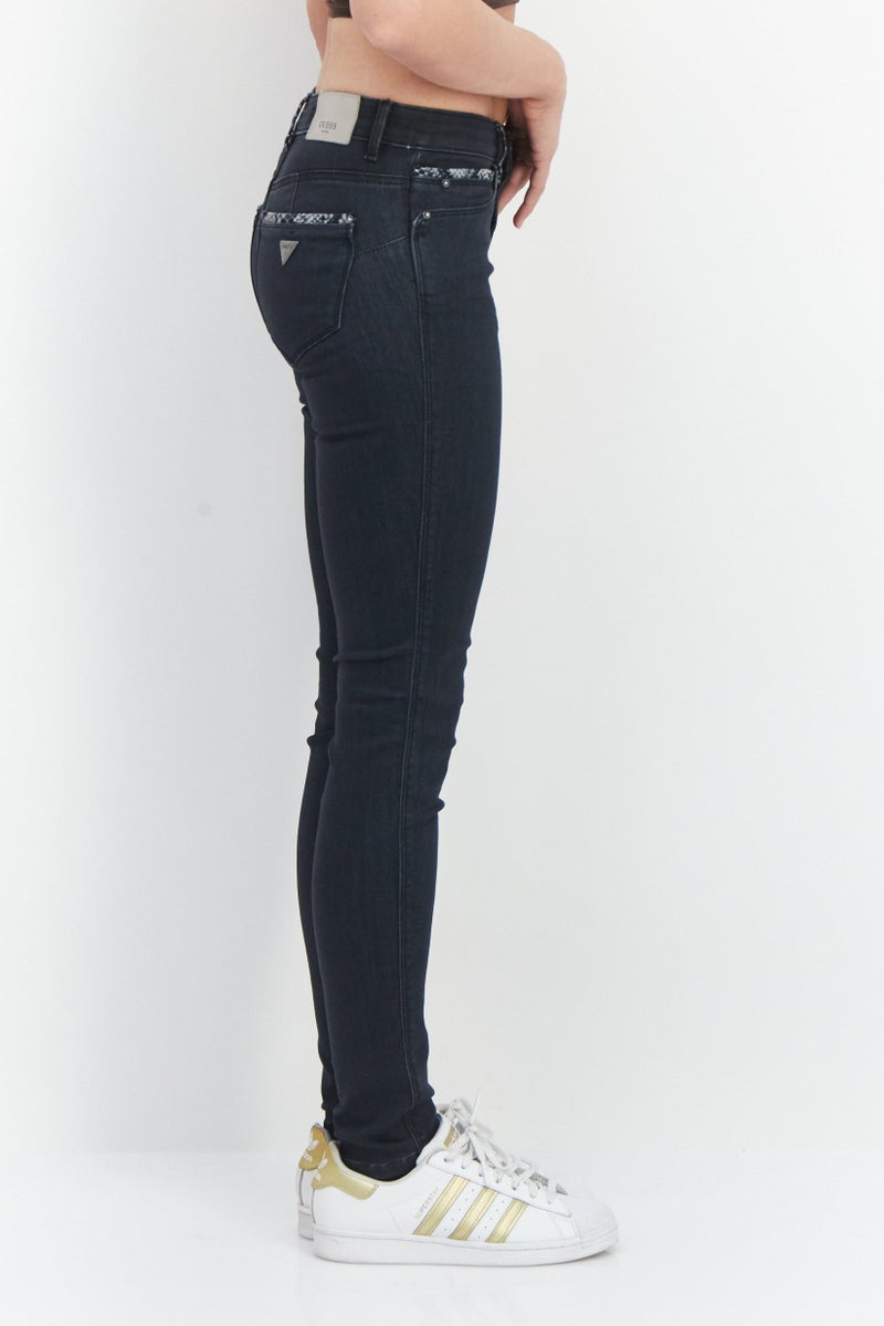 GUESS جينز دنيم ضيق للنساء، أسود ليلي - Image 2