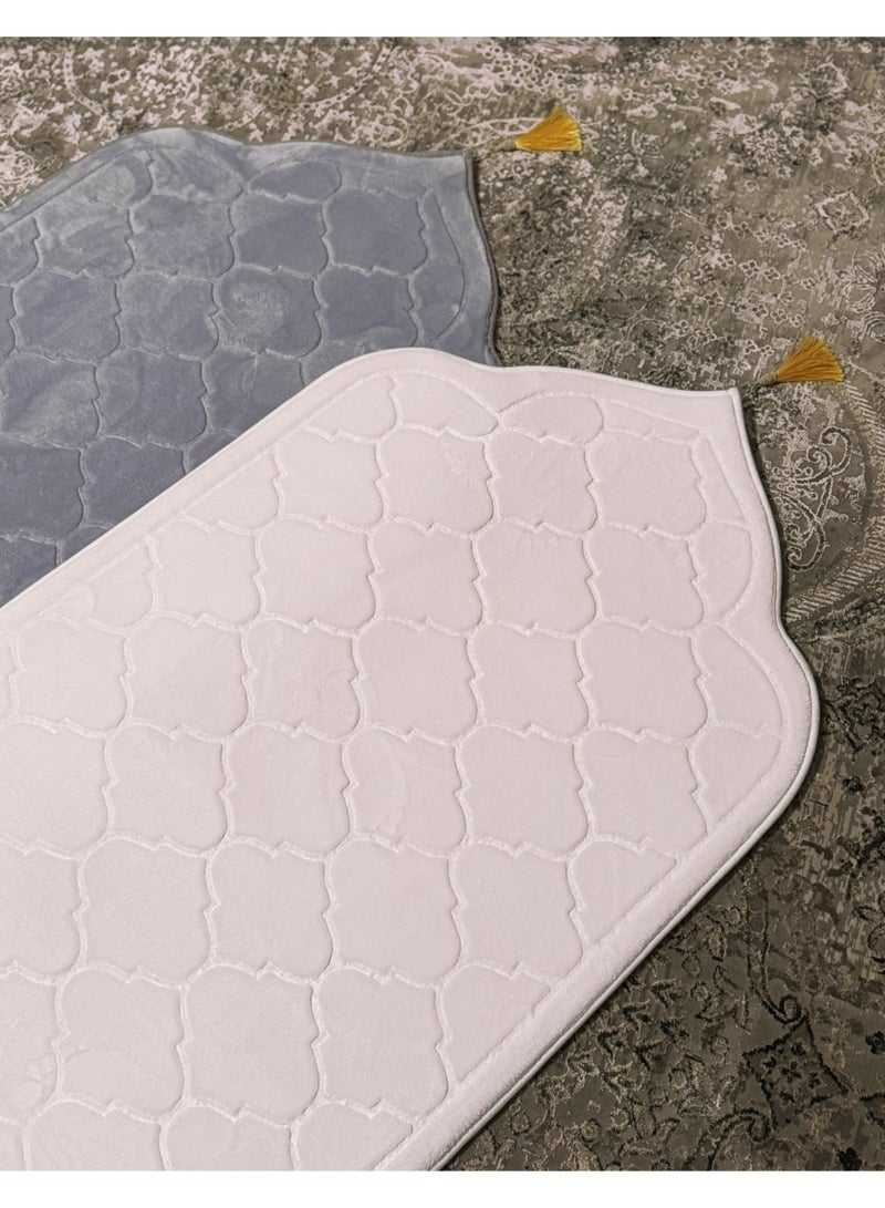 طقم سجادتين صلاة غير منزلق بلوني الرمادي والأبيض, بساط فانيلا 65x110 سم خفيف الوزن مع زخارف هندسية للبيت والسفر - Image 3