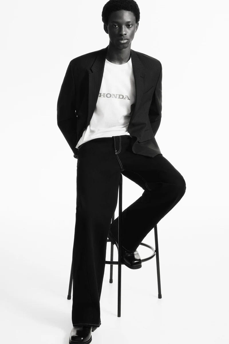 اتش اند ام تي-شيرت بقصة مريحة