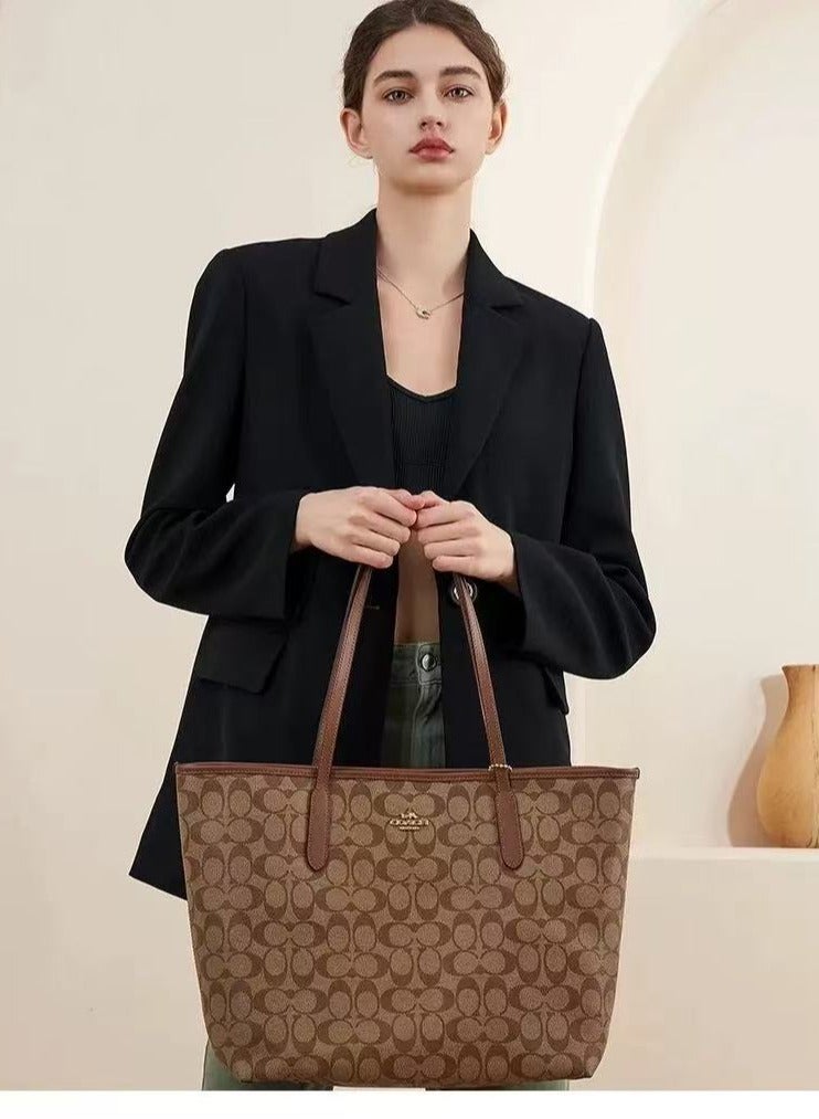 coachoutlet City Tote Bag In Signature Canvas - Image 2