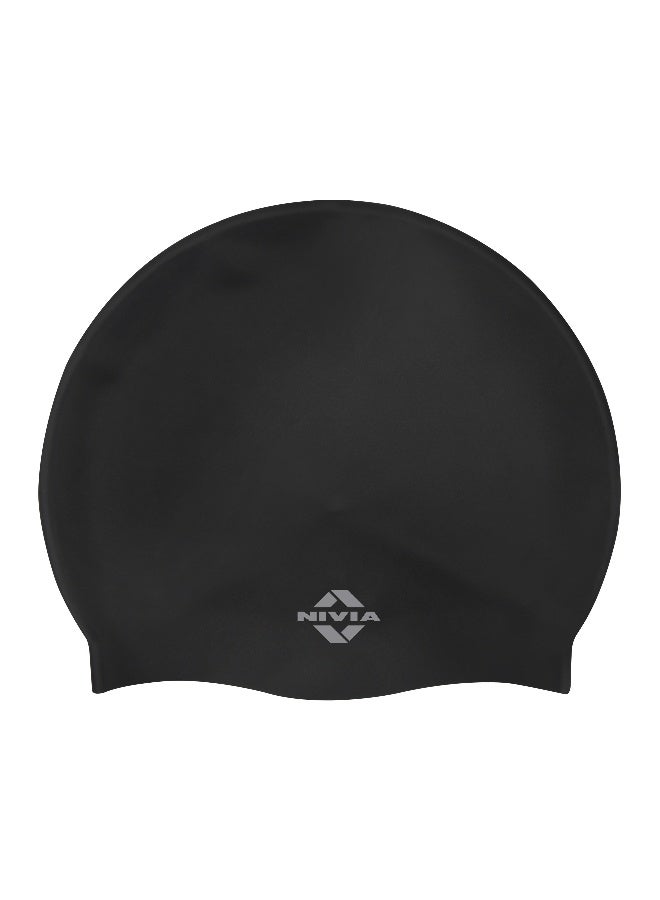 نيفيا قبعة سباحة نيفيا كلاسيك سيليكون للبالغين، قبعة حمام سباحة، قبعة سباحة للرجال والنساء، للسباحة، غطاء رأس للسباحة للشعر الطويل، قبعة تدريب للبالغين، سهلة الارتداء (أسود) - Image 1