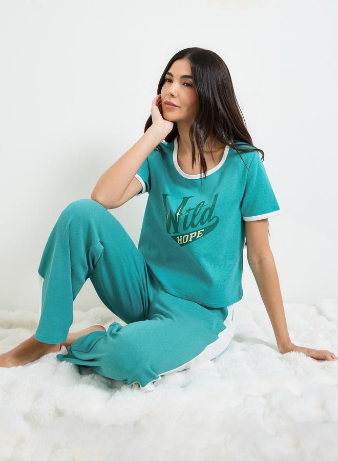 Styli Green Slogan Print T-Shirt and Pyjama Set - Image 1