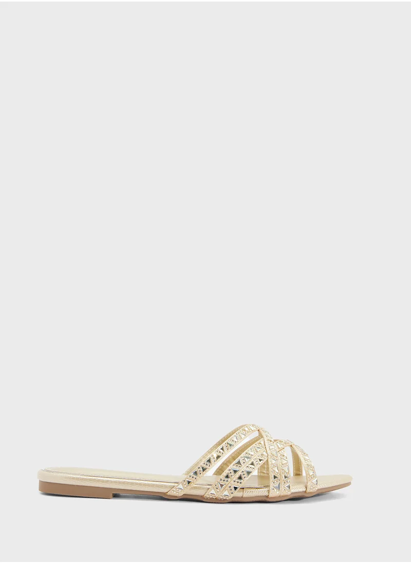 خزانة Studded Flat Sandal