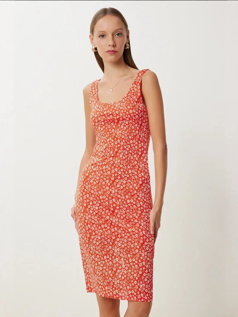 السعادة في إسطنبول ISTANBUL Floral Printed Sleeveless Midi Dress with U Collar