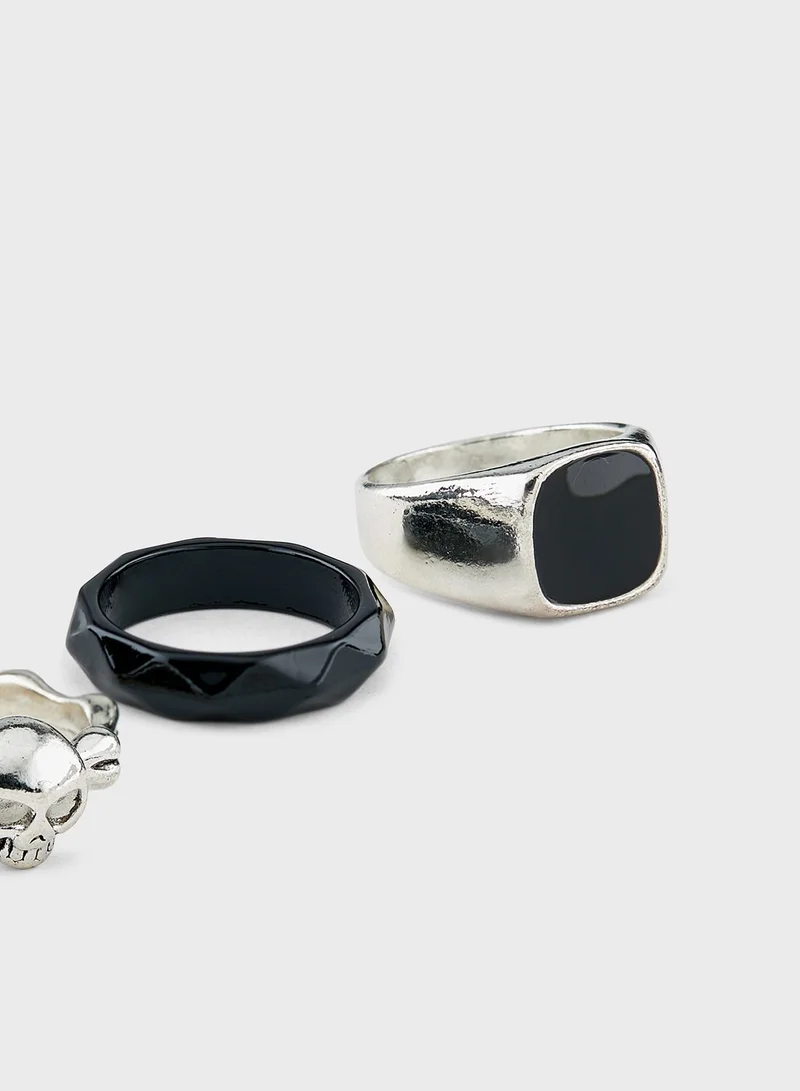 Seventy Five 4 Pack Mix Skull Statement Ring Set