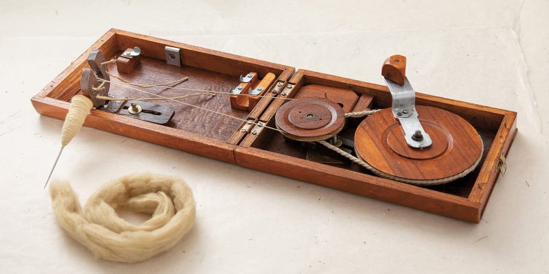 Aks Creations Gandhiji Traditional Wooden Book Charkha for Spinning Crafted in India Showpiece for Home Decor - Image 5