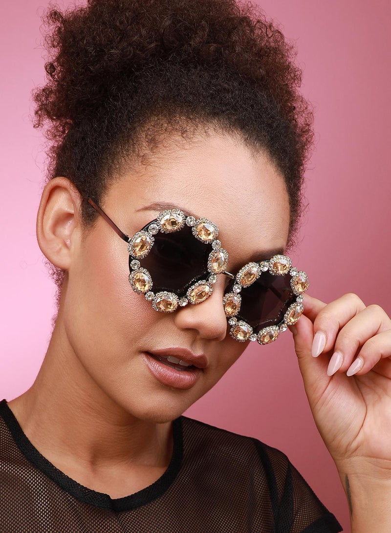 SOHI Enchanting Elegance: Embellished Artificial Sunglass Jewellery - Image 4
