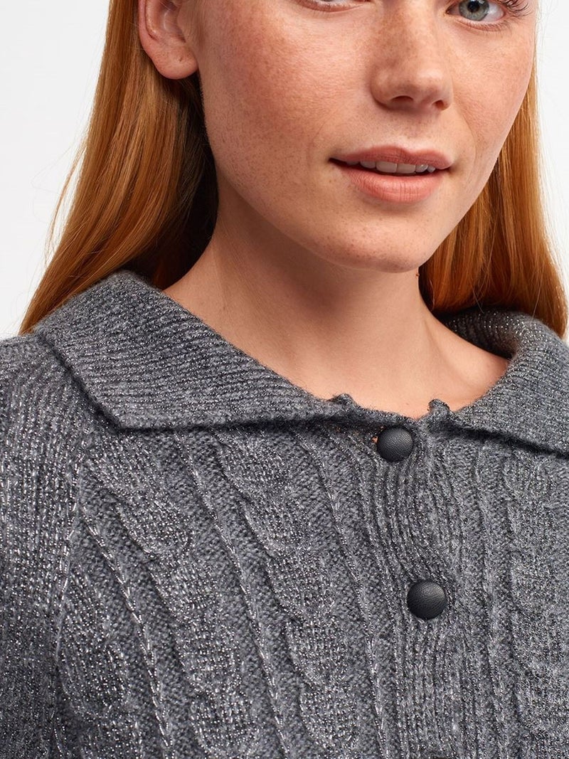 DILVIN Crop Cable-Knit Button Cardigan - Image 4
