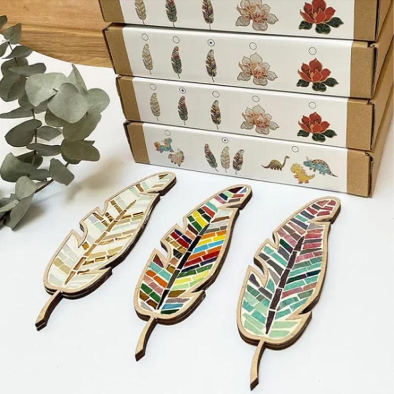 DIY Mosaic Kit 18x6x0.7cm Wooden Feather-Shaped Base - Colorful Glass Mosaic Pieces All-Inclusive Materials for Home Decor Craft Lovers Teens Adults - Image 3