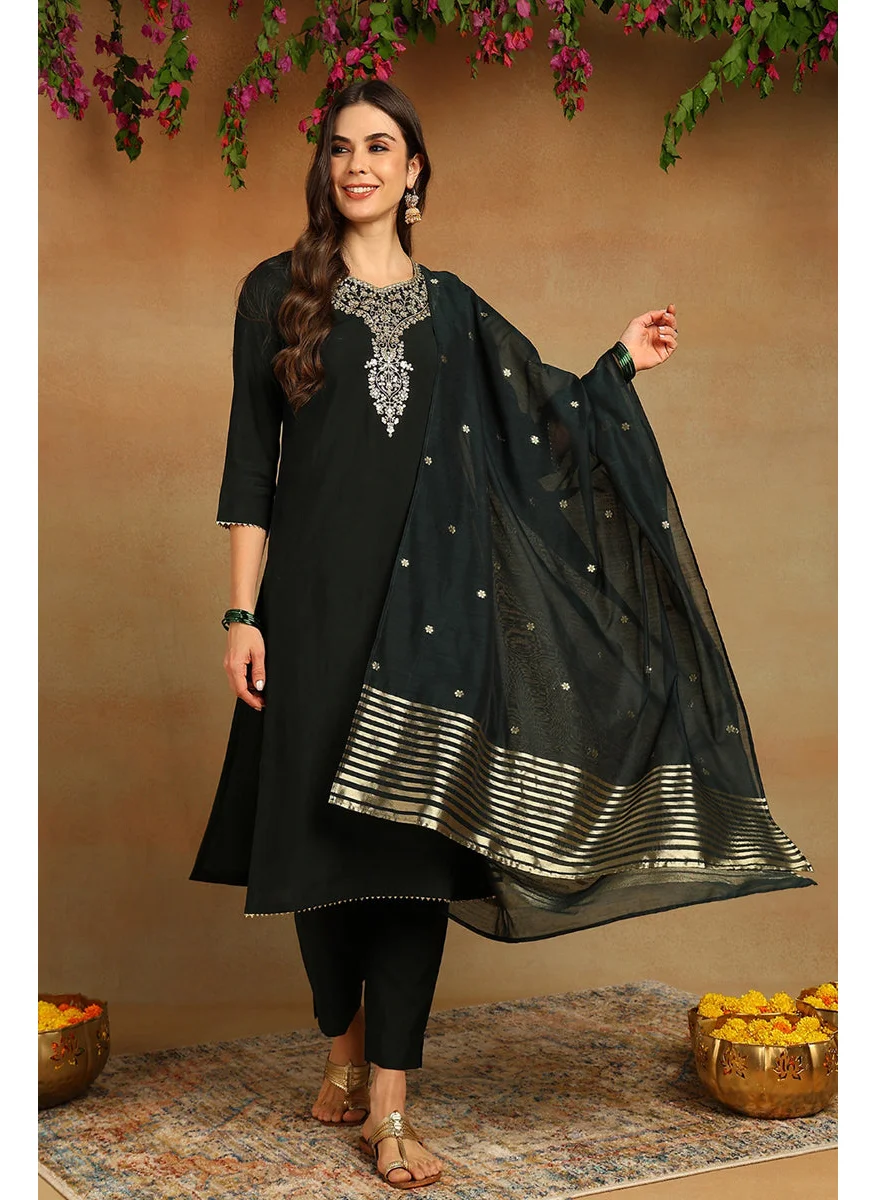 زيري سوق Green Chanderi Silk Embroidered Straight 3-Piece Kurta Set