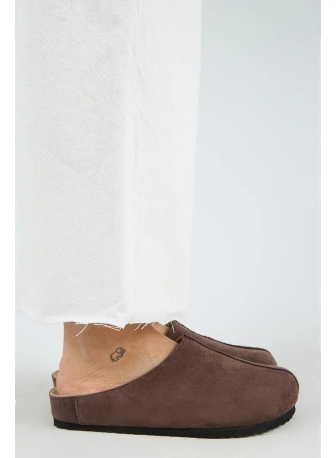 Melissa Women's Genuine Leather Front-Stitched Coffee Slipper.