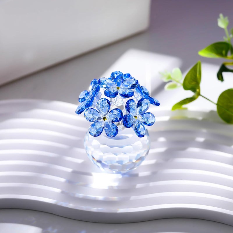 Qianwei تمثال زهور كريستالية زرقاء اللون من علامة Qianwei – هدايا من نوع “Forget Me Not”， تحف مجمعة على شكل زهور زجاجية تعبر عن التعازي، تُستخدم كأوزان وزينة للمكاتب وطاولات المنزل أو المكاتب العمل. - Image 4