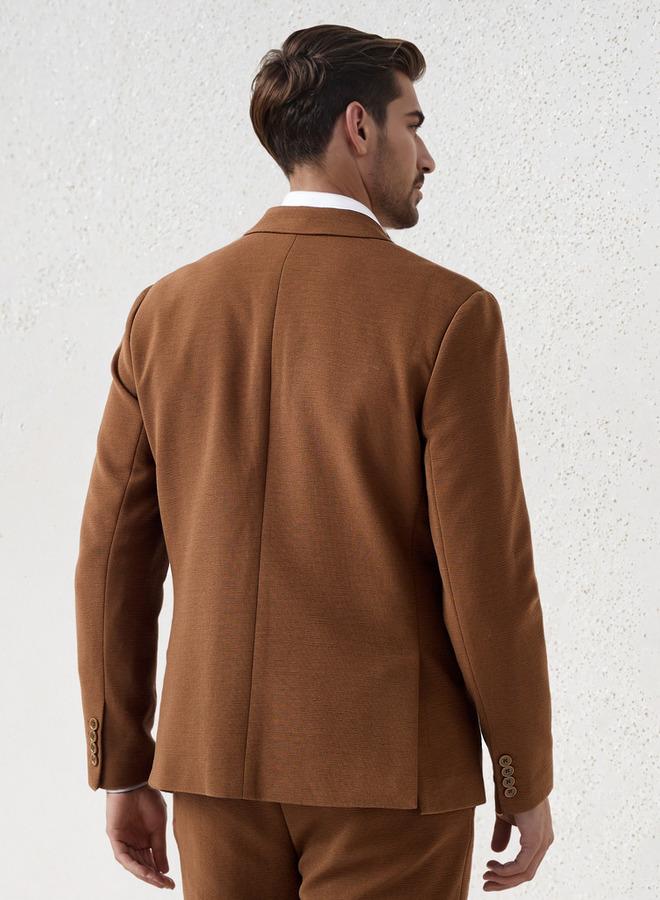 ايكونيك بليزر رجالي كلاسيكي بقصة عادية بنقوش بارزة - Image 3