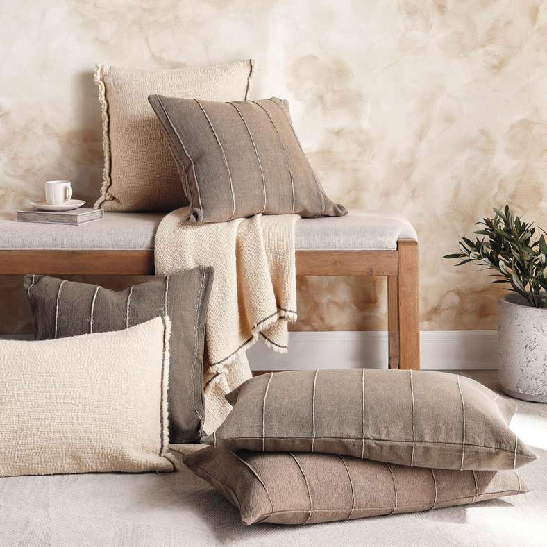 Pan Home وسادة صوفية ناعمة مزينة بالحواف 40x60 سم - عاجي - Image 4