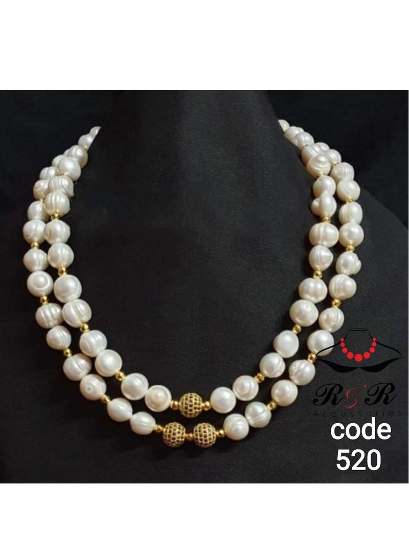 R&R A women's necklace made of natural wali freshwater pearls