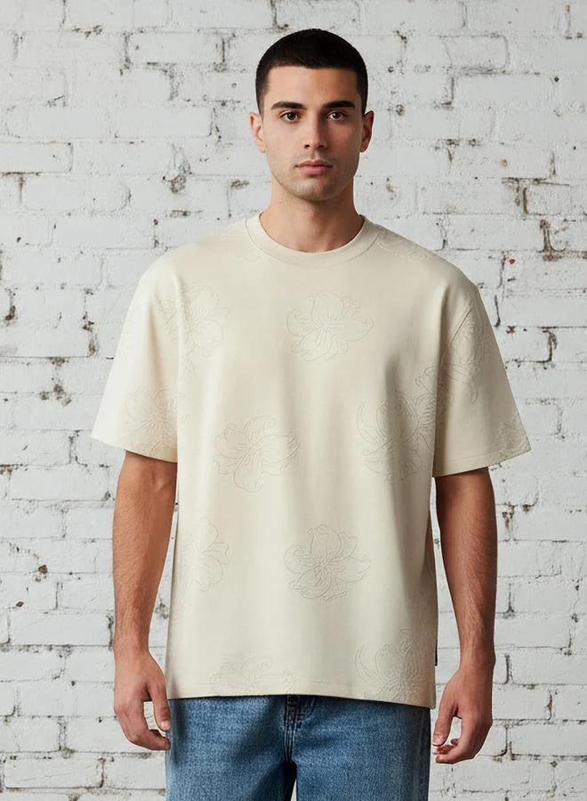 لي كوبر Lee Cooper Men Regular Fit Crew Neck Short Sleeves Textured T-shirt